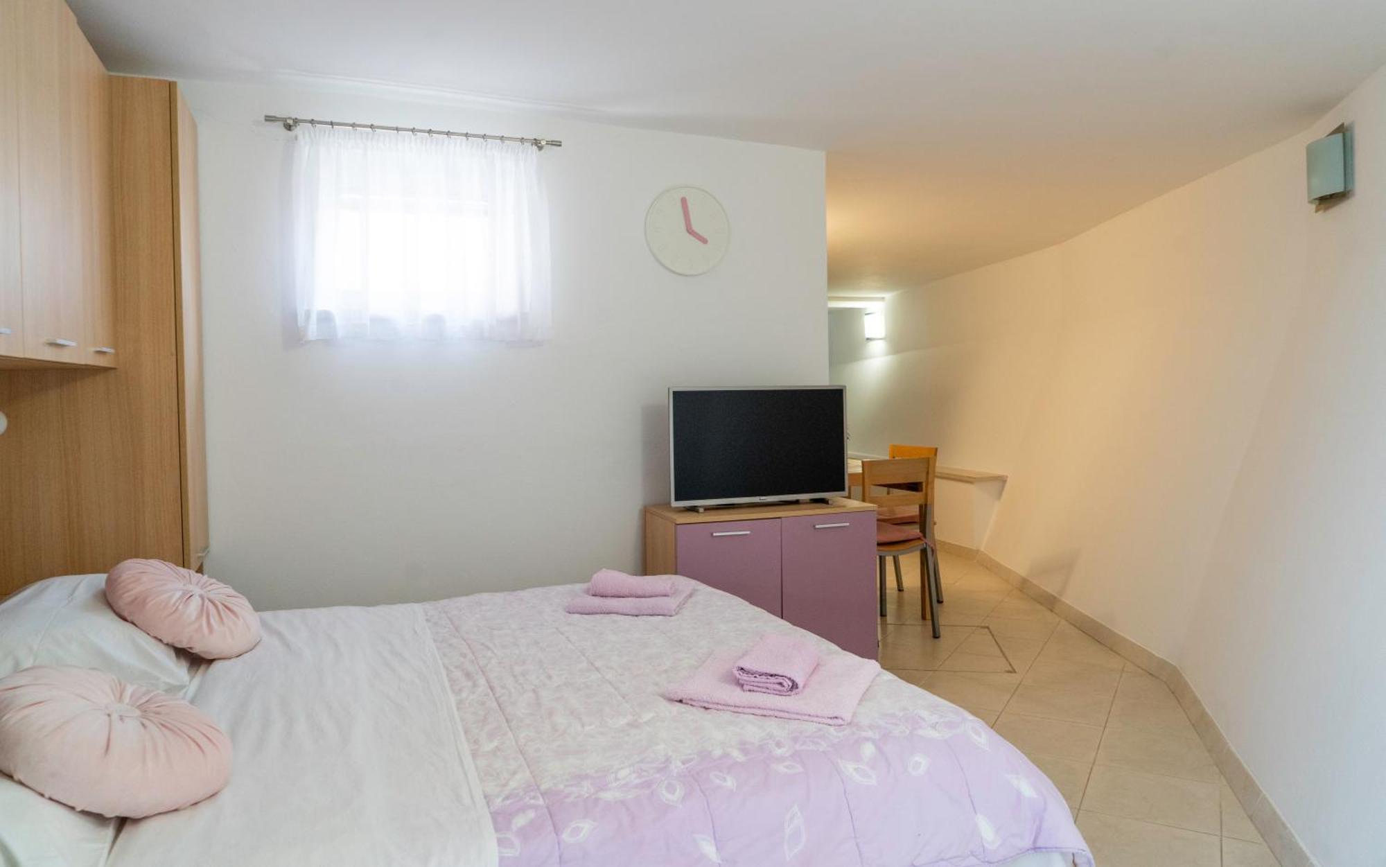 Apartments Lila Cres Room photo
